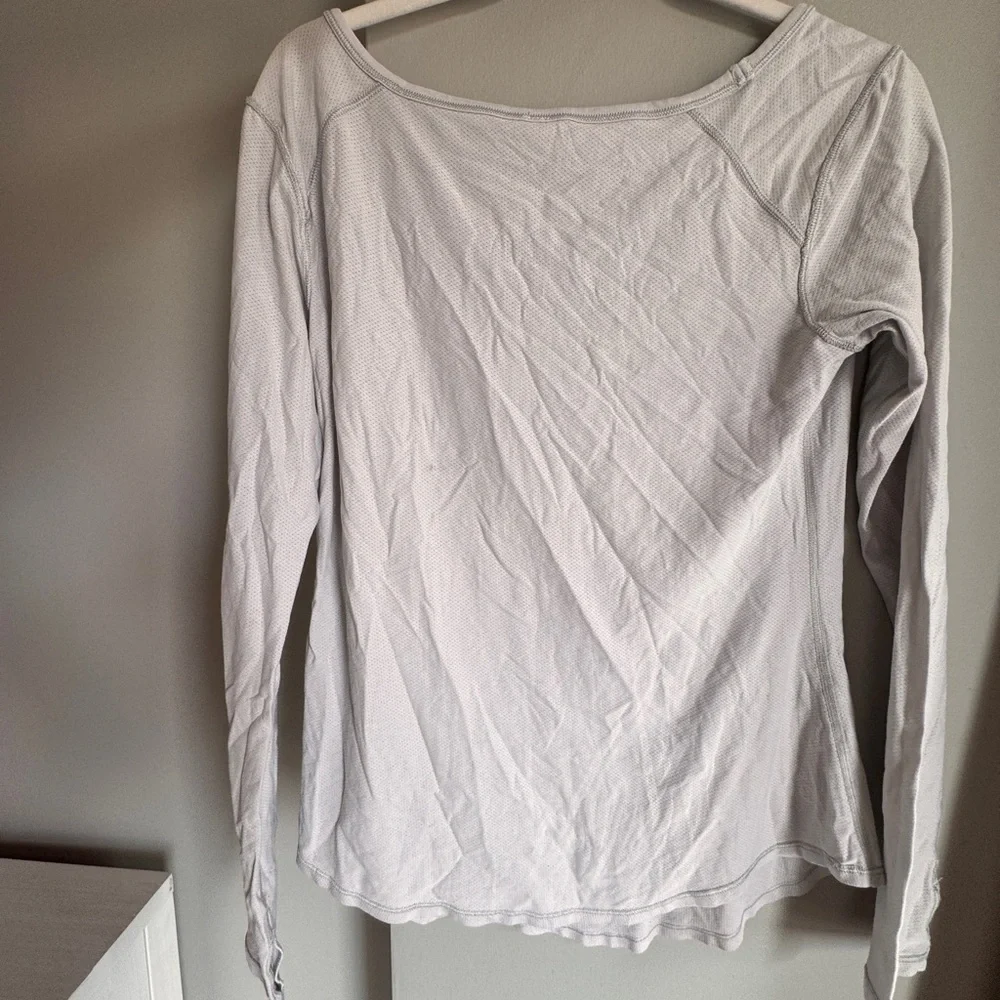 Lululemon 8 Inner Essence Long Sleeve Tee White/Light Silver - Picture 4 of 6